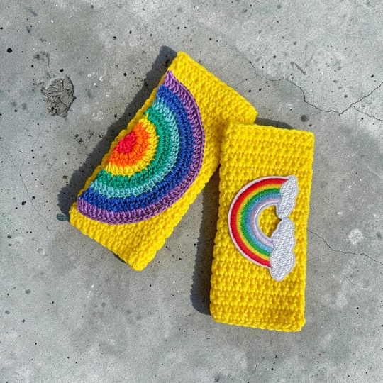 Wassereishülle Regenbogen gehäkelt und gestrickt