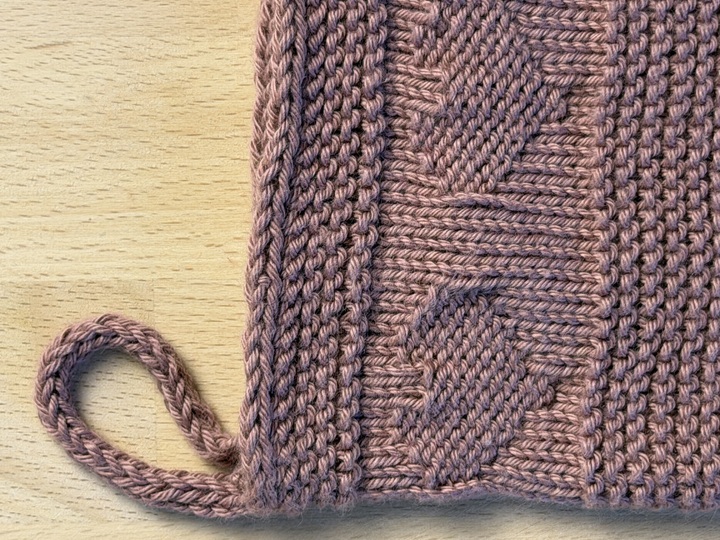 Waschlappen#102, klassischer Waschhandschuh mit Herzmuster, Strickanleitung