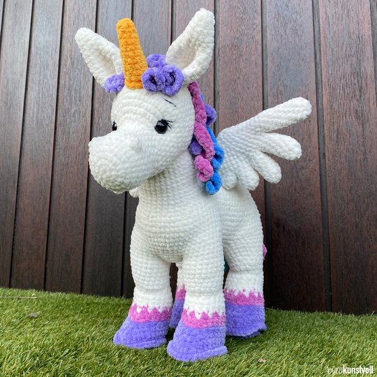 PDF Häkelanleitung DE/EN für „Ruby das Einhorn“, Design by @buerokunstvoll