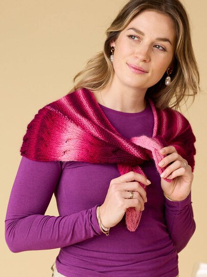 HALBRUNDES TUCH HILJA, gestrickt