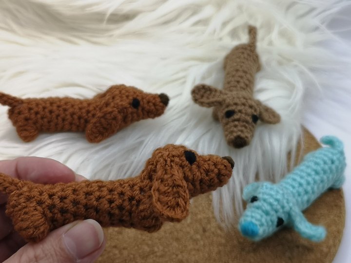 Mini-Dachshund No Sew Crochet Pattern by NiggyArts
