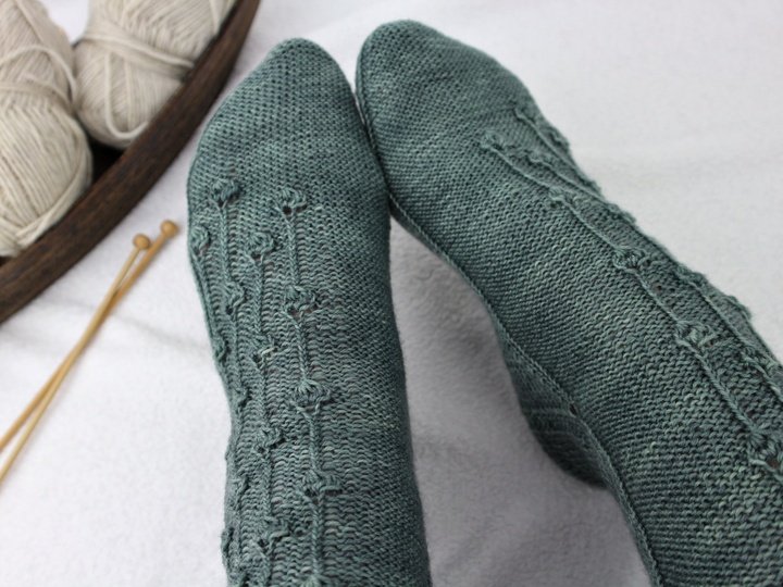 Strickanleitung Socken für Damen mit Strukturmuster und Käppchenferse