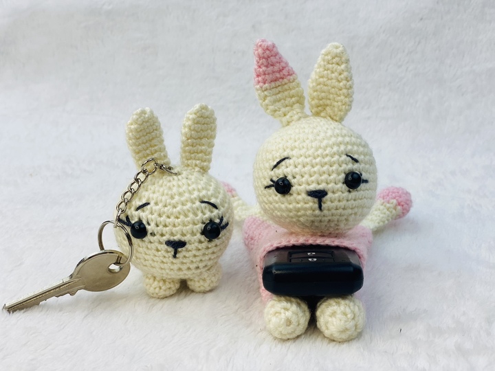 Crochet Bunny Keychain Pattern, Car Key Fob Cover Amigurumi