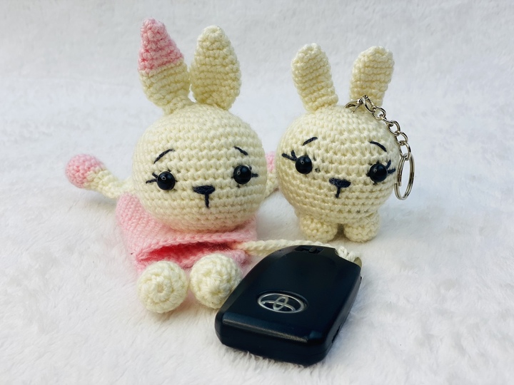 Crochet Bunny Keychain Pattern, Car Key Fob Cover Amigurumi