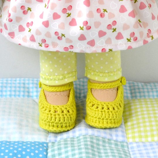 11-13’’/28-33 cm Doll Cardigan & Booties. PDF knitting pattern and tutorial