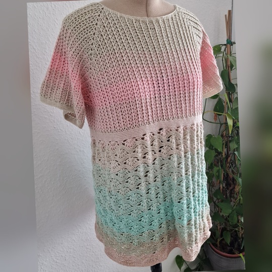 Häkelanleitung für das Tunika-Shirt "Summer Wave"