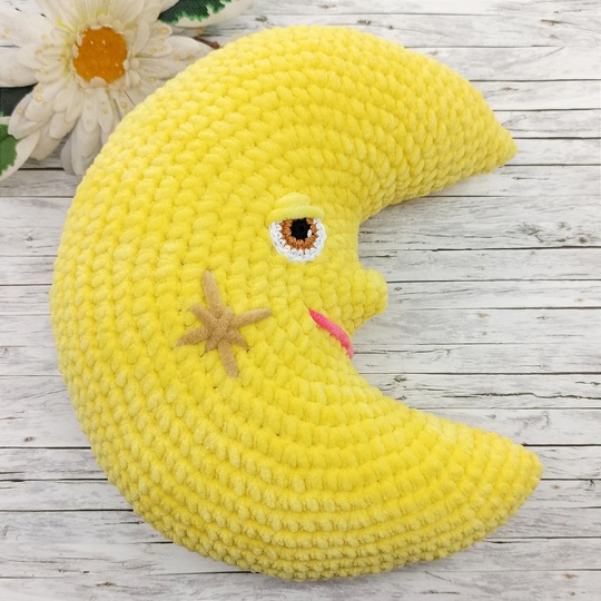 Moon - amigurumi or neck pillow - crochet pattern