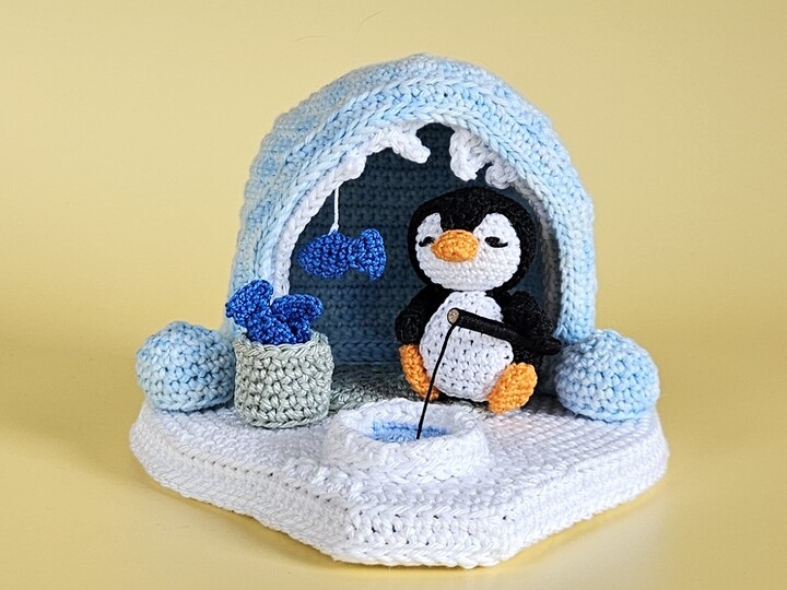 Pinguin Martin mit Iglu Häkelanleitung Winter Szene Amigurumi
