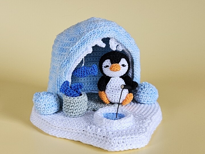 Pinguin Martin mit Iglu Häkelanleitung Winter Szene Amigurumi
