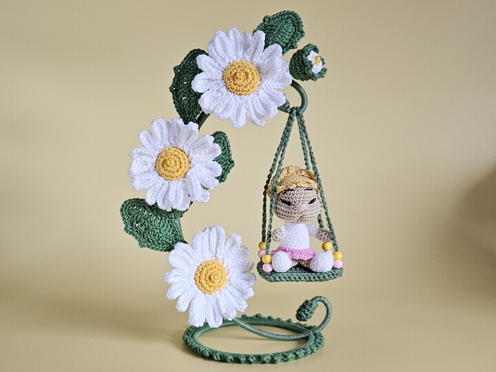 Häkelanleitung Gertie Gänseblümchen Blumenkind mit Blumenschaukel PDF