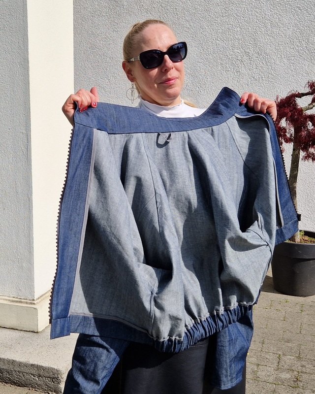 Ajuga Jeansblouson mit doppelter Taschenfunktion - Bild 14
