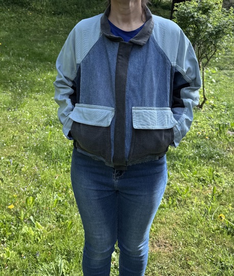 Ajuga Jeansblouson mit doppelter Taschenfunktion
