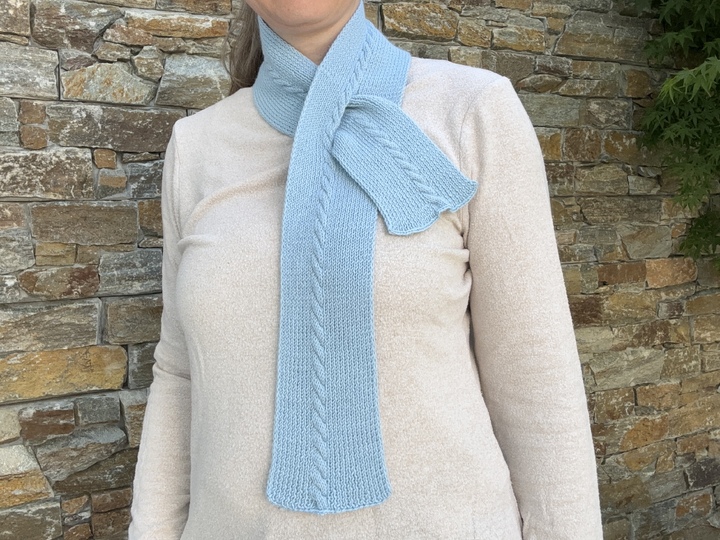 Miniscarf Linje – Timeless Slit Scarf with a Scandinavian Look – Knitting