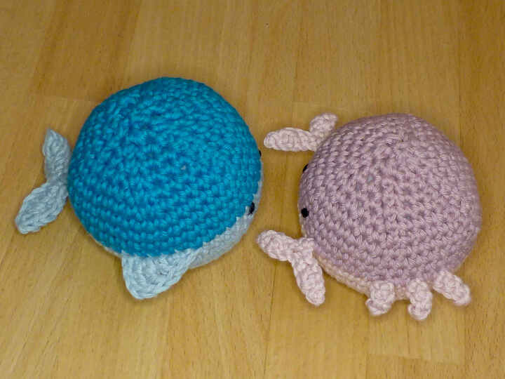 Häkelanleitung Babyrasseln Wal & Krabbe, Spieluhr, Babyspielzeug