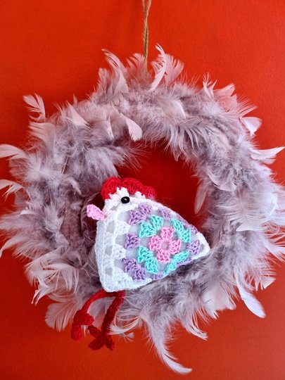 Freebook Häkelanleitung „Granny Chicka“ – süßes Granny-Square-Huhn