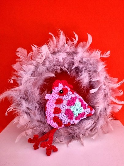 Freebook Häkelanleitung „Granny Chicka“ – süßes Granny-Square-Huhn
