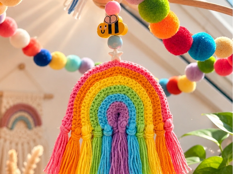 Kleiner Regenbogen – Anhänger mit Fransen | Häkelanleitung deutsch/ english