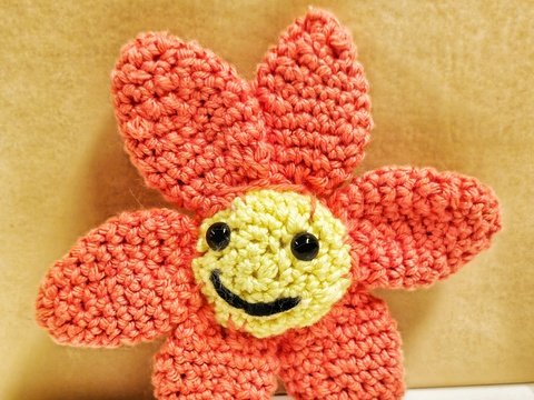 Häkelanleitung für Happy die Blume