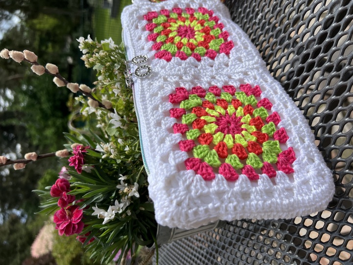 Häkeltasche Granny Pochette – Anleitung mit PDF-Download