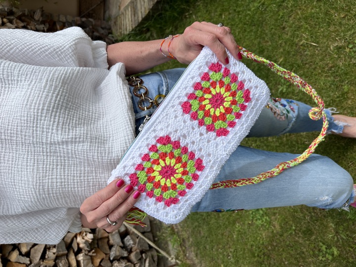Häkeltasche Granny Pochette – Anleitung mit PDF-Download