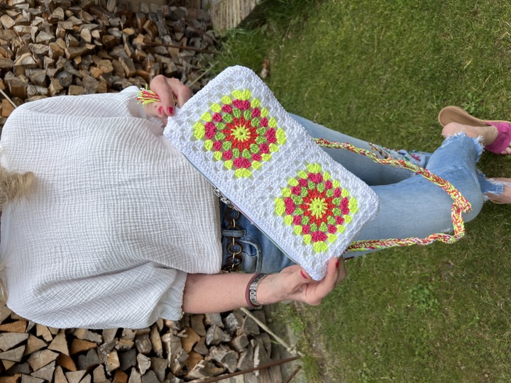 Häkeltasche Granny Pochette – Anleitung mit PDF-Download