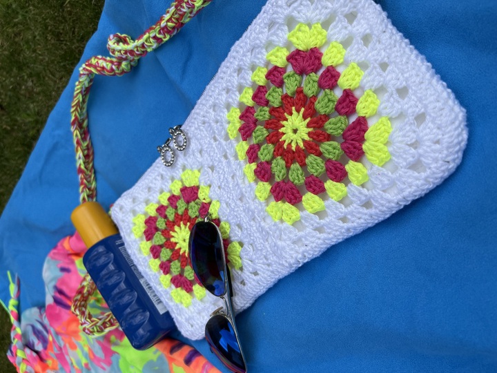 Häkeltasche Granny Pochette – Anleitung mit PDF-Download