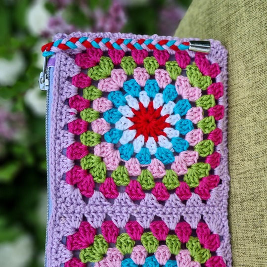 Häkeltasche Granny Pochette – Anleitung mit PDF-Download