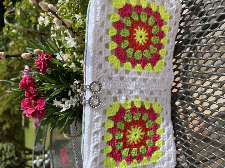 Häkeltasche Granny Pochette – Anleitung mit PDF-Download