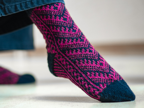 LINDELBRUNN socks 7 sizes colorwork