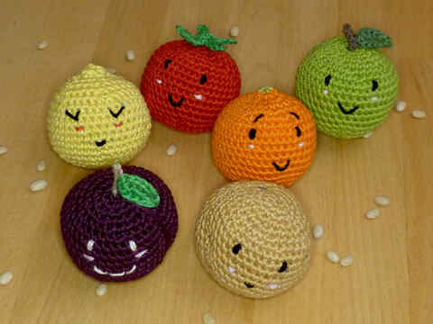 Crochet pattern fruit juggling balls