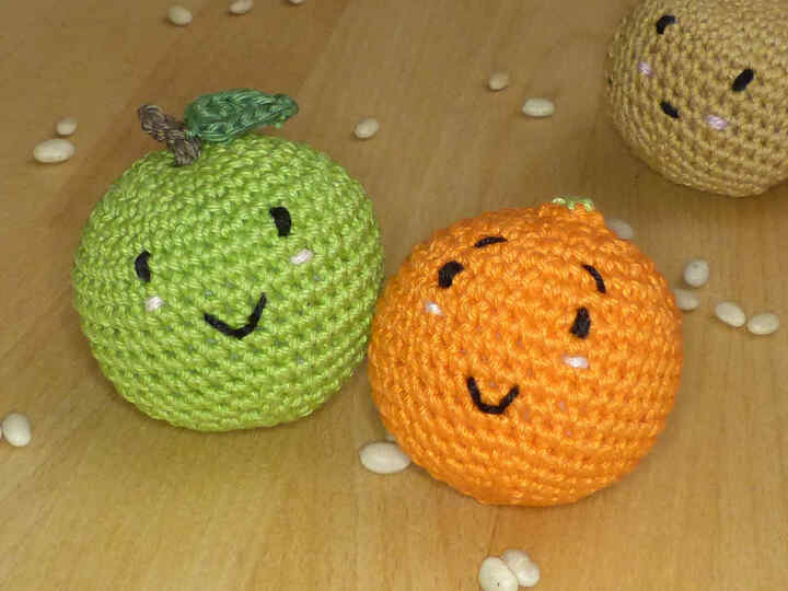 Crochet pattern fruit juggling balls