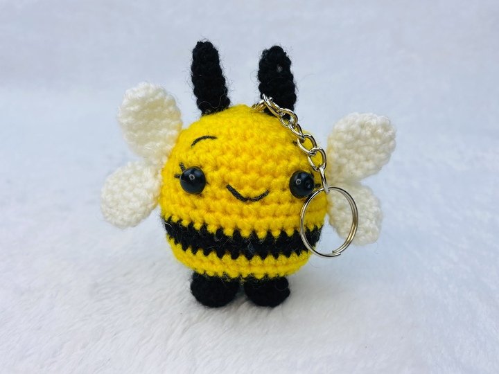 Crochet Bee Pattern, Bee Keychain Crochet