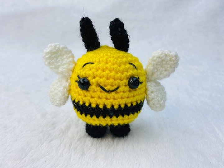 Crochet Bee Pattern, Bee Keychain Crochet