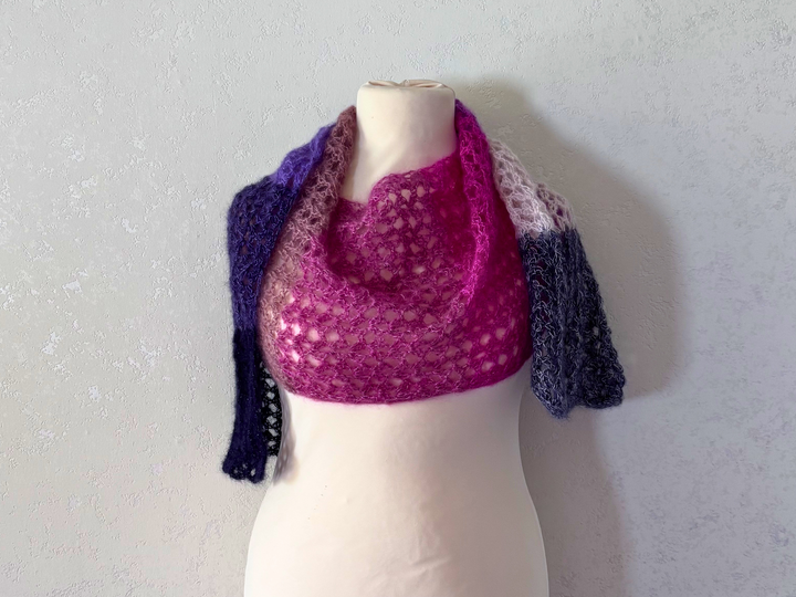Crochet Pattern Shawl “Featherlight“