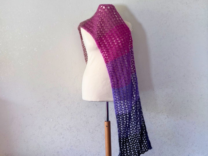 Crochet Pattern Shawl “Featherlight“