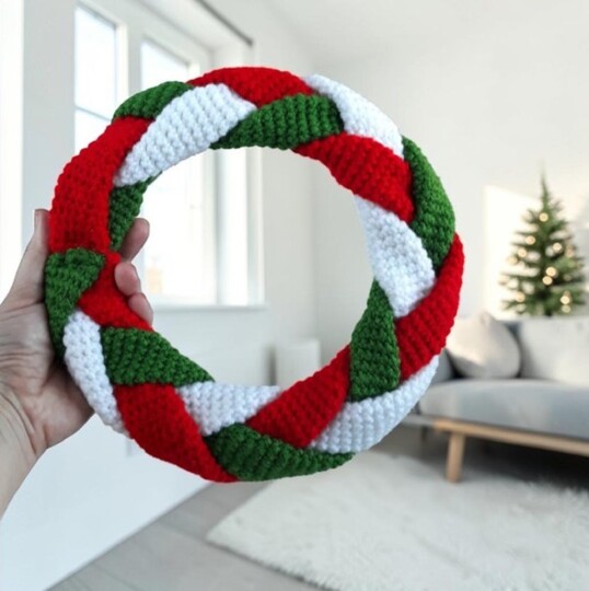 Christmas Wreath Crochet Pattern, Christmas in July, Modern Advent Wreath