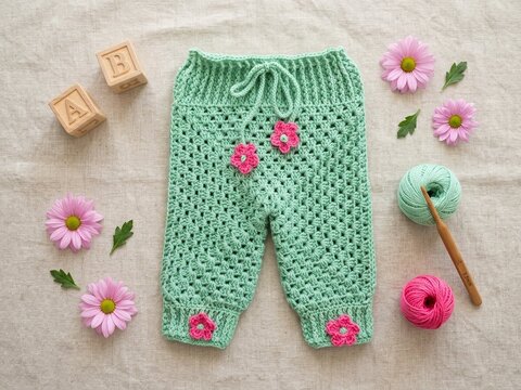 Häkelanleitung Babyhose „Granny Square" – Größe 50–56