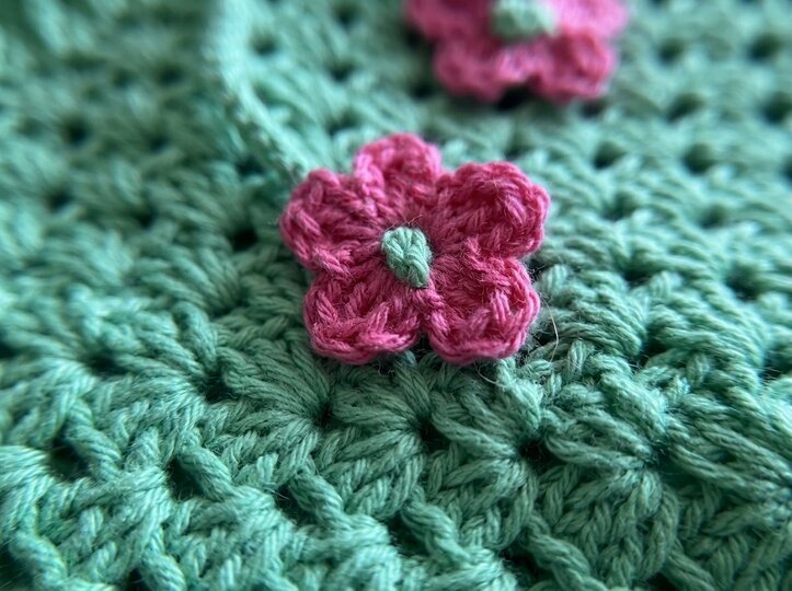 Häkelanleitung Babyhose „Granny Square" – Größe 50–56
