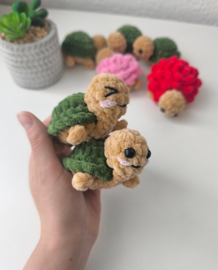 2-in-1 Mini Turtle Crochet Pattern – No-Sew Amigurumi