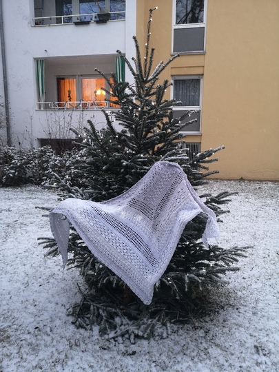 "Kore" ... das Tuch, das seinen eigenen Weg geht. Nicht klassich.