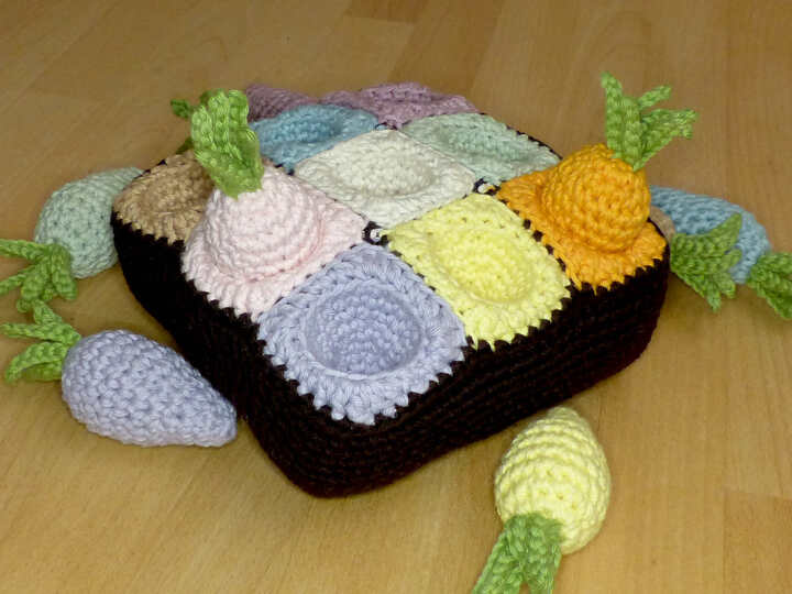 Crochet pattern carrot plugging toy