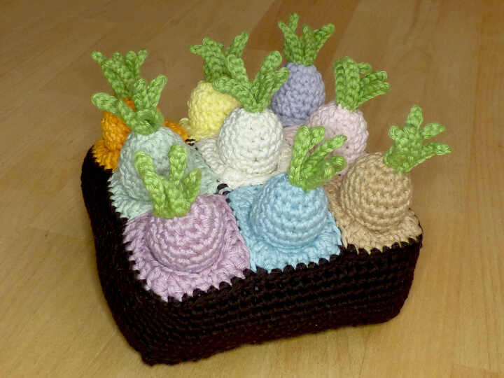 Crochet pattern carrot plugging toy