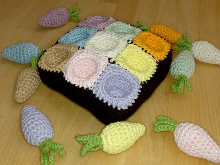 Crochet pattern carrot plugging toy