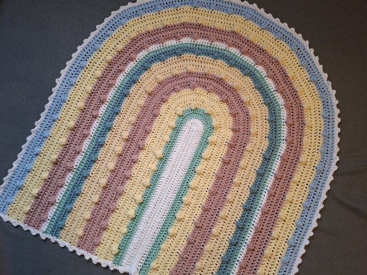 Häkelanleitung: Rainbow Bears Babydecke