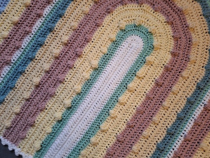Häkelanleitung: Rainbow Bears Babydecke