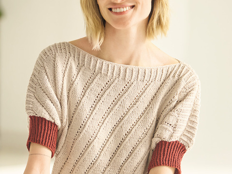 Pullover mit diagonalen Ajourstreifen