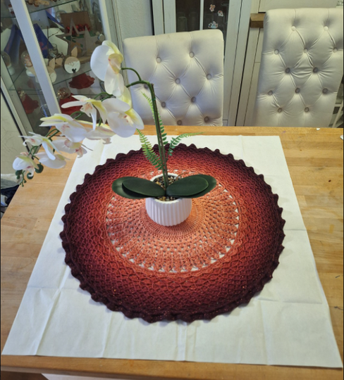 Samtglut – Velvet Ember Eine beidseitig verwendbare Mandala-Tischdecke