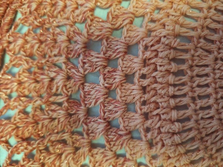 Samtglut – Velvet Ember Eine beidseitig verwendbare Mandala-Tischdecke