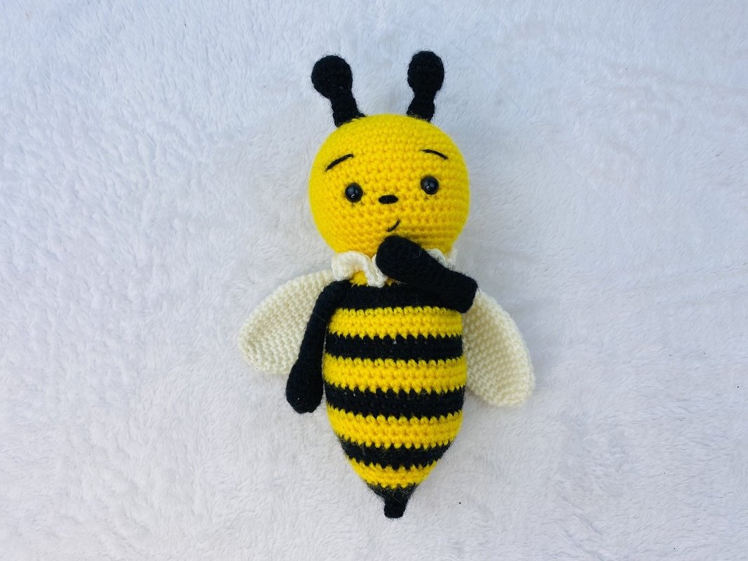 Häkelanleitung Bienen-Kokon, Amigurumi Biene Häkelanleitung