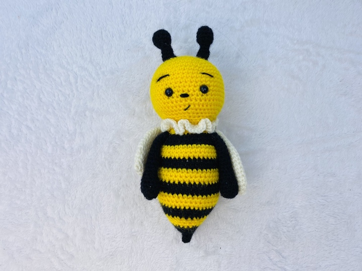 Crochet Bee Cocoon Pattern, Amigurumi  Bee , Crochet Bee Baby
